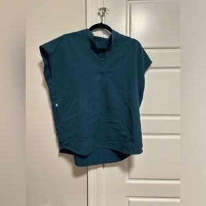 Rafaela scrub top size S